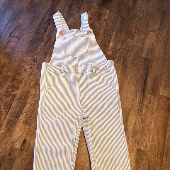 OshKosh B'gosh Other - Classic OshKosh pinstripe‎ overall size 3T